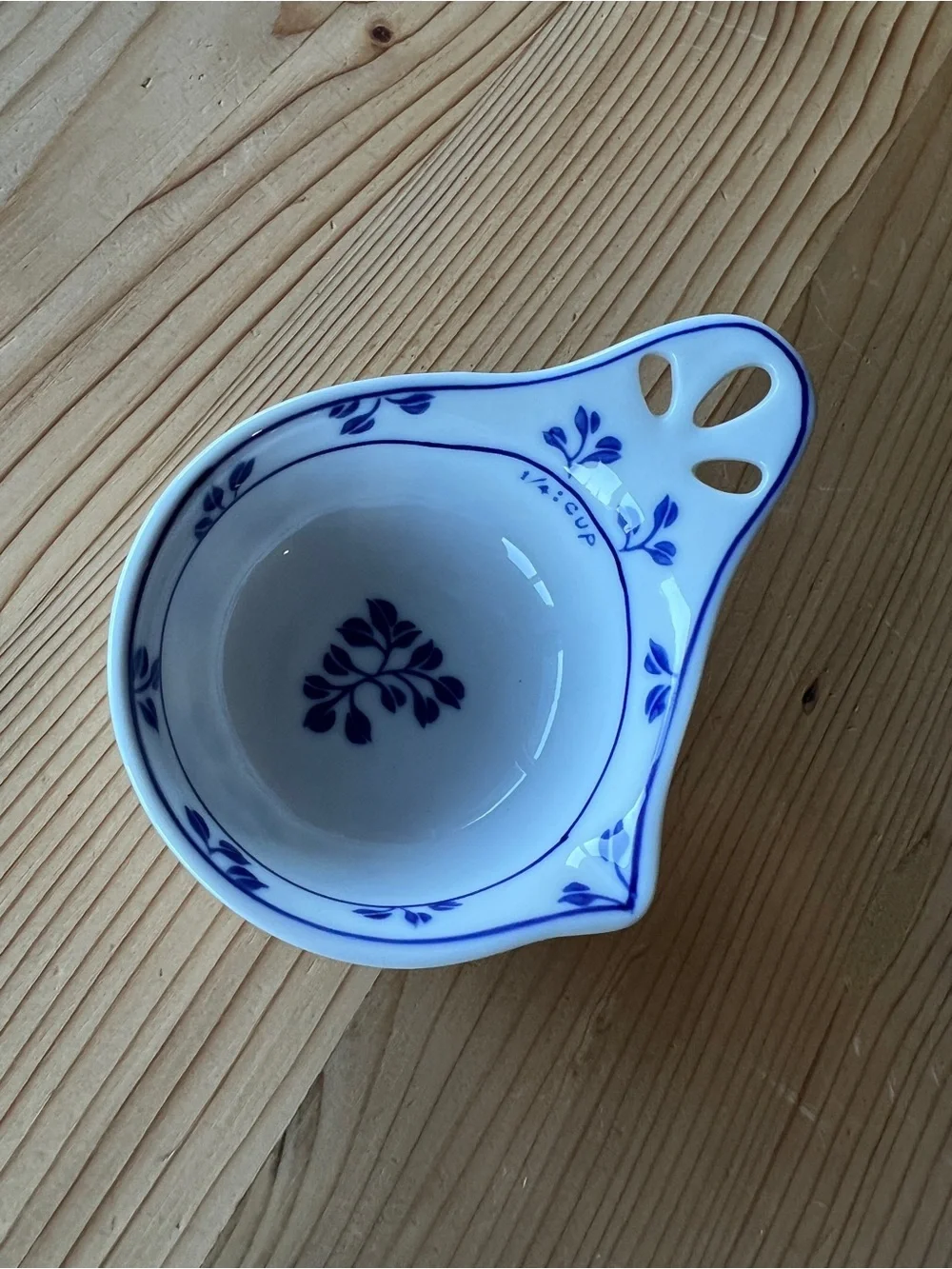 Pier 1 Ceramic Nesting Measuring Cups